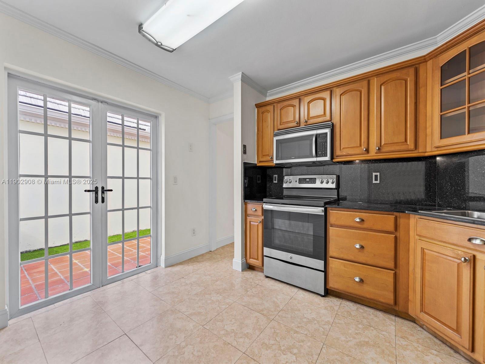 1ST ADDN TO DORAL WOODS - Residential Lease