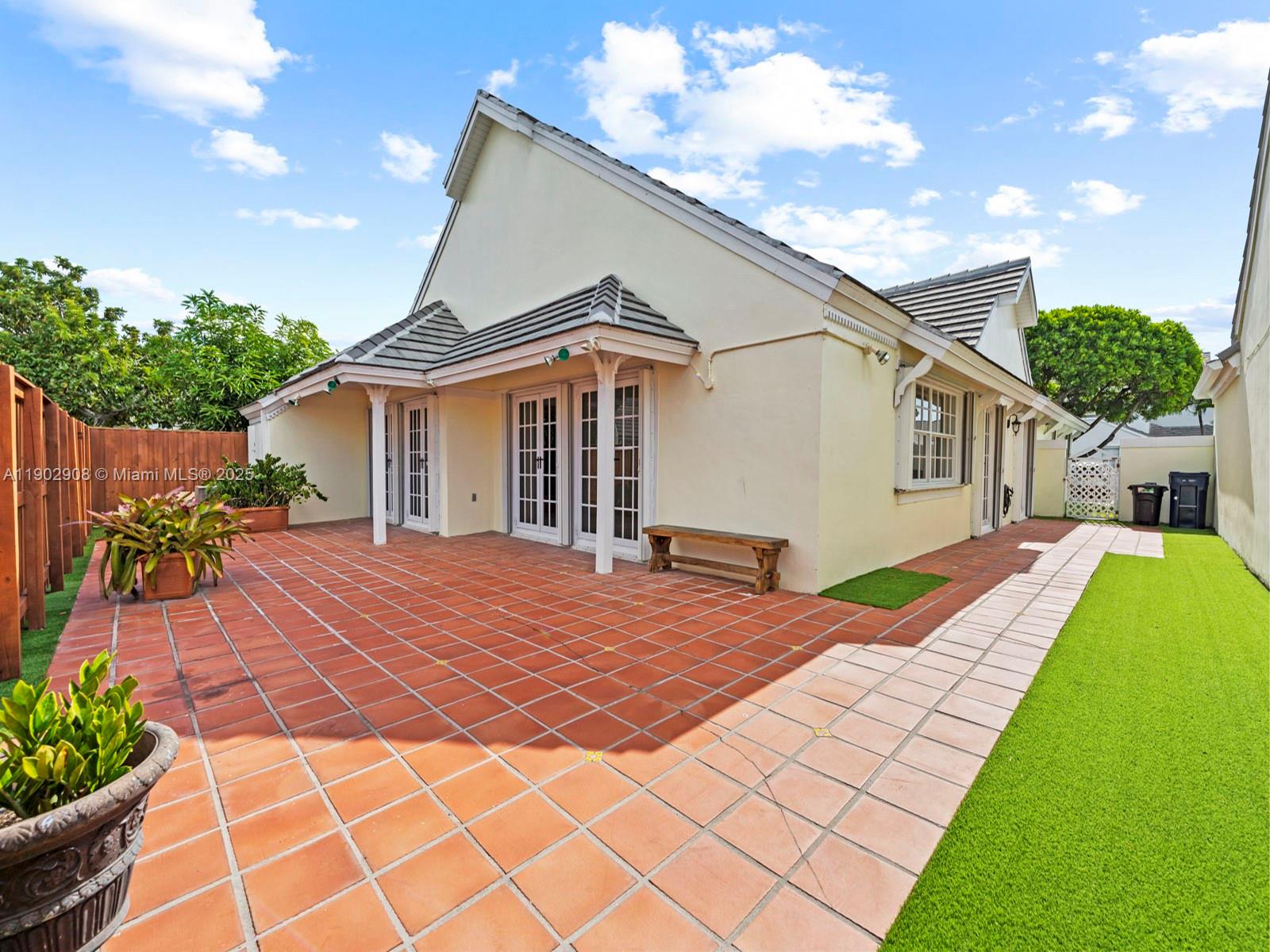 1ST ADDN TO DORAL WOODS - Residential Lease