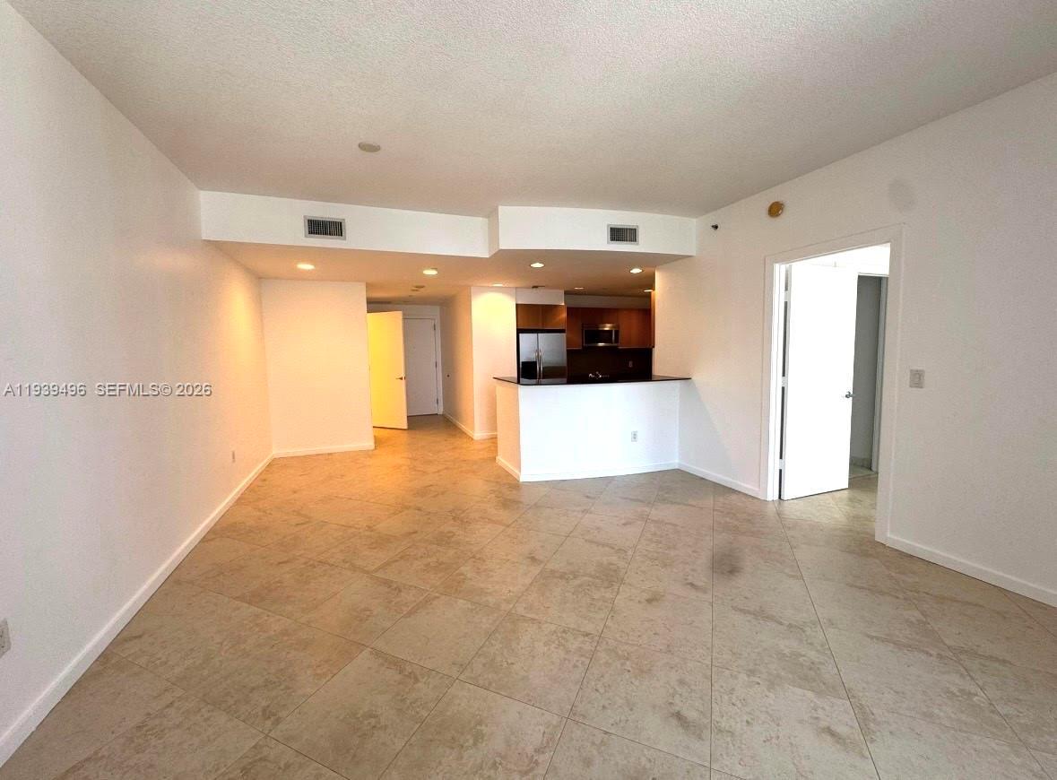 1060 BRICKELL CONDOUNIT - Residential