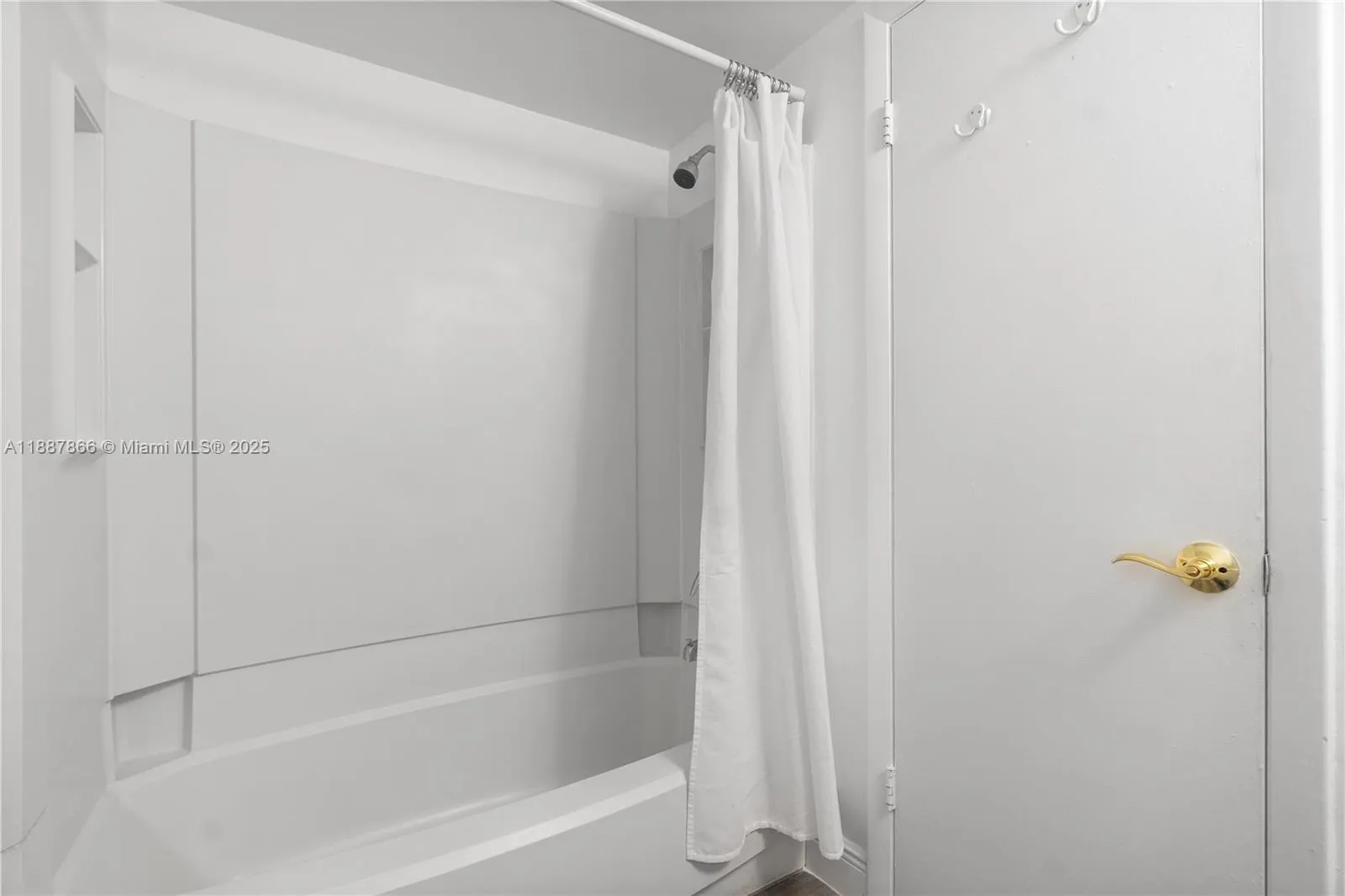 Coral Springs, Florida 33065, United States, 1 Bedroom Bedrooms, ,1 BathroomBathrooms,Residential,Active,219642