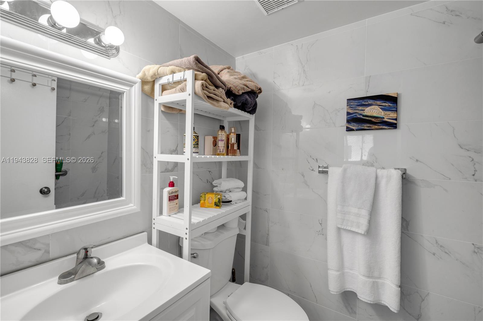 VILLAGE TOWNHOUSE-POMPANO - Residential