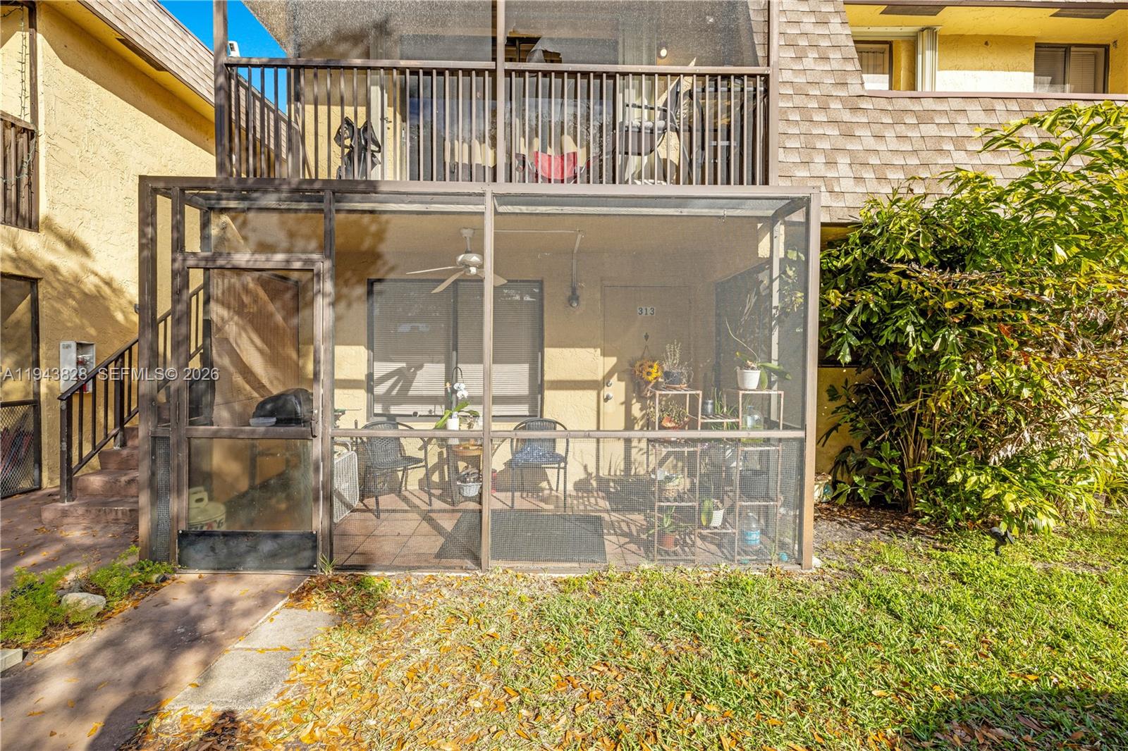 VILLAGE TOWNHOUSE-POMPANO - Residential