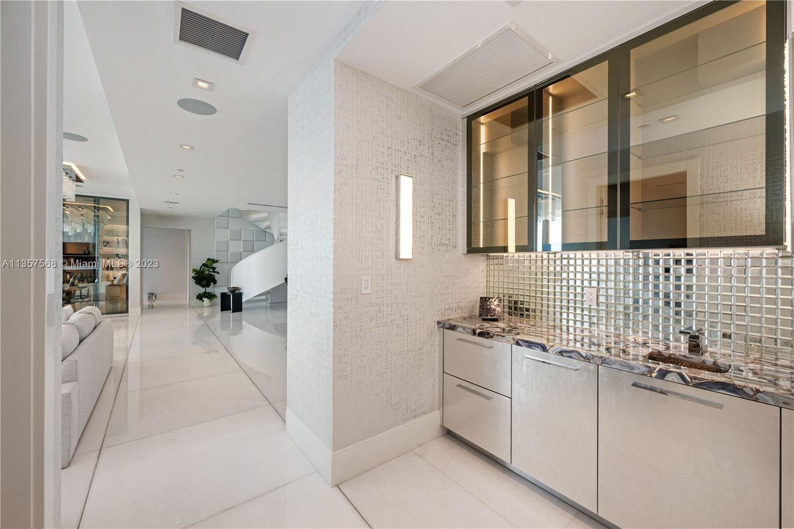 Photo 19 of 66 of 330 Sunny Isles Blvd 5-TS02 condo