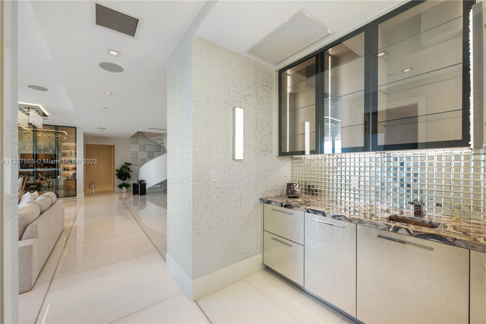 Photo 18 of 66 of 330 Sunny Isles Blvd 5-TS02 condo