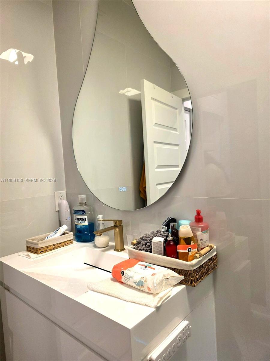 DUNNWOODY LAKE - Residential Lease