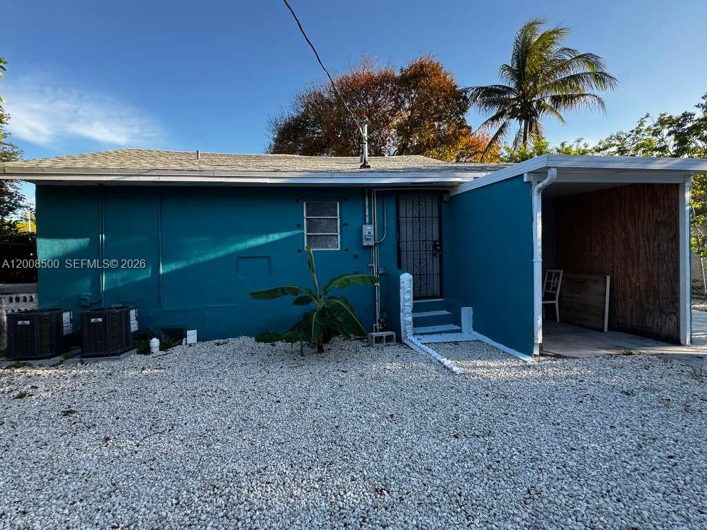 1121 NW 40th St 1