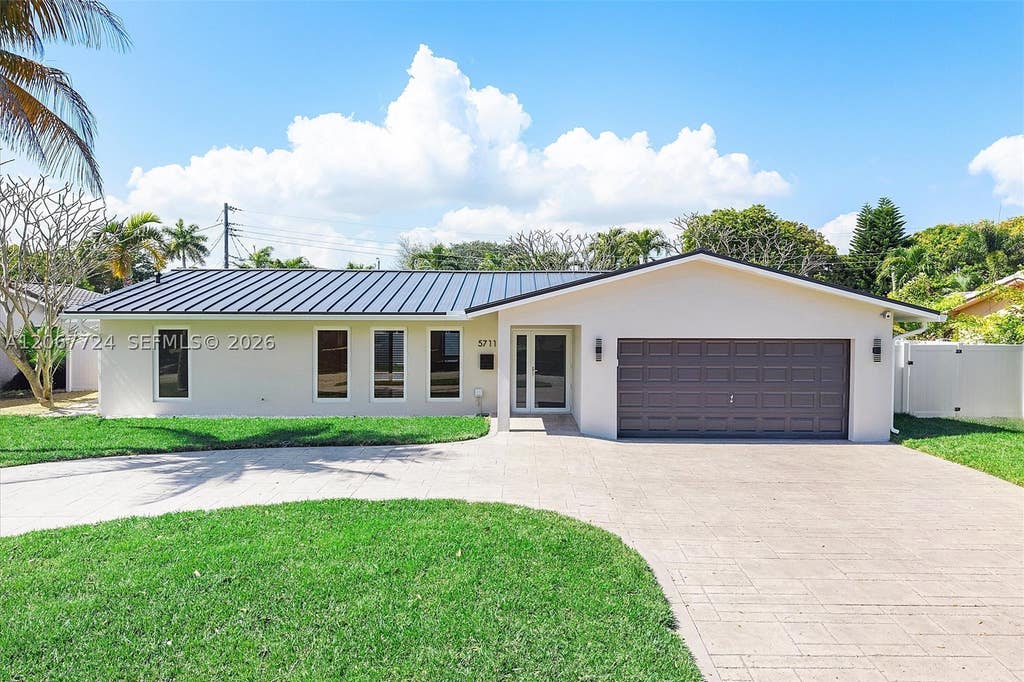 Photo of 5711 NE 20th Ter, Fort Lauderdale, FL 33308 (MLS # A12067724)