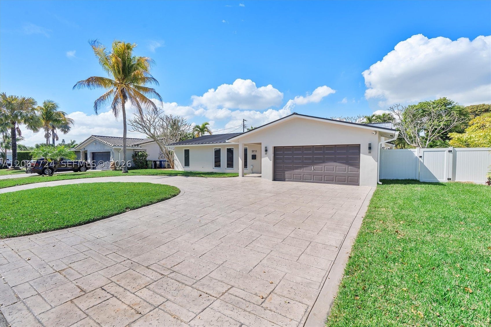 5711 NE 20th Ter