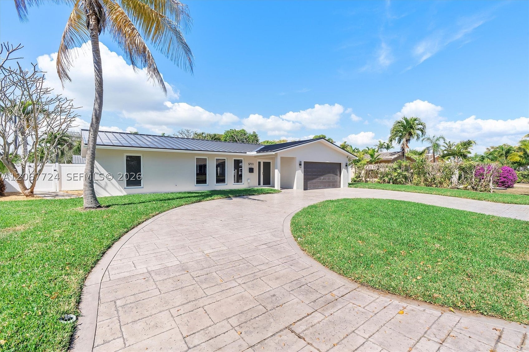 5711 NE 20th Ter