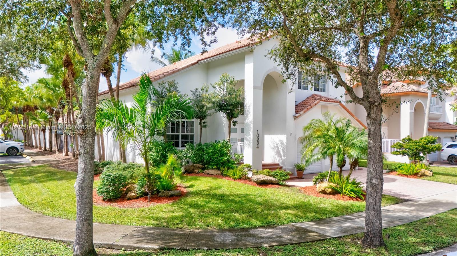 DORAL ISLES-ANTILLES - Residential