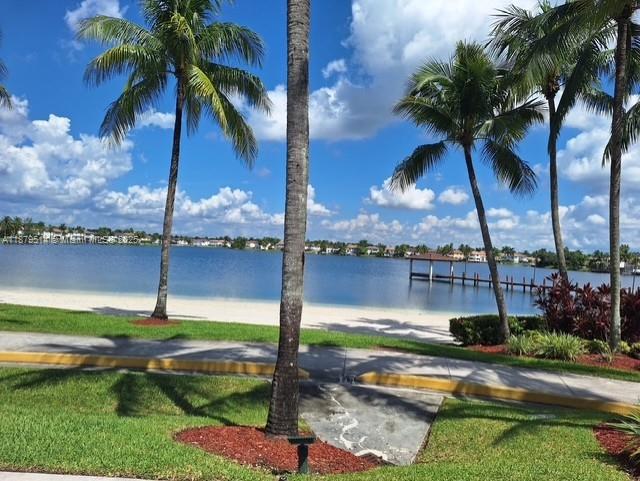 DORAL ISLES-ANTILLES - Residential