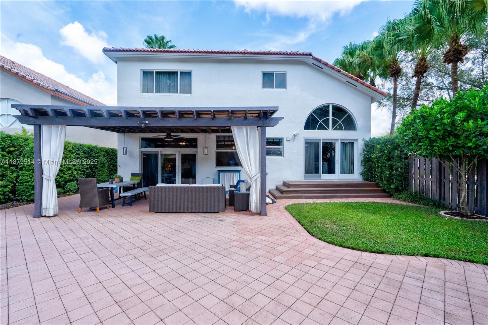 DORAL ISLES-ANTILLES - Residential