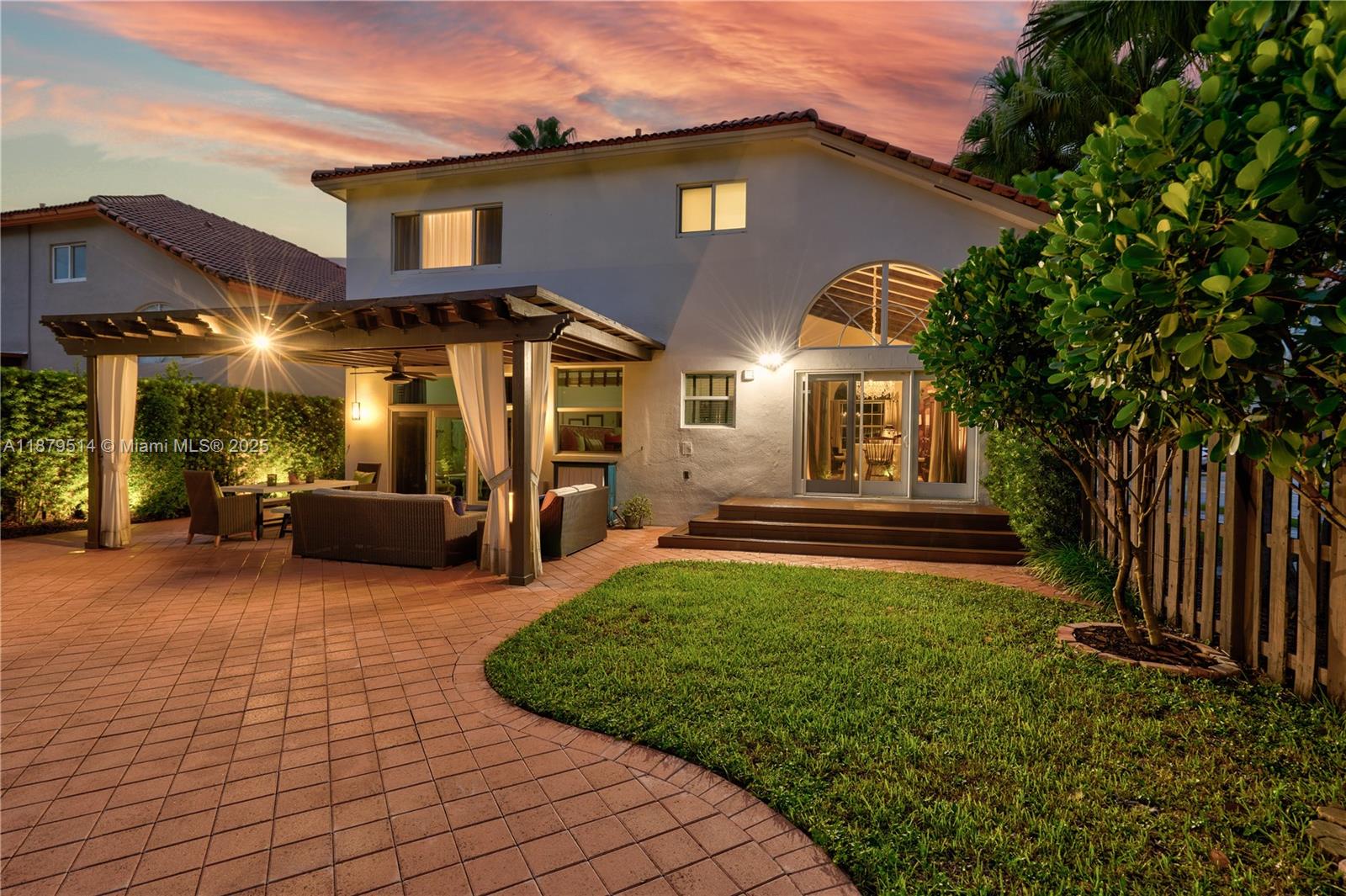 DORAL ISLES-ANTILLES - Residential