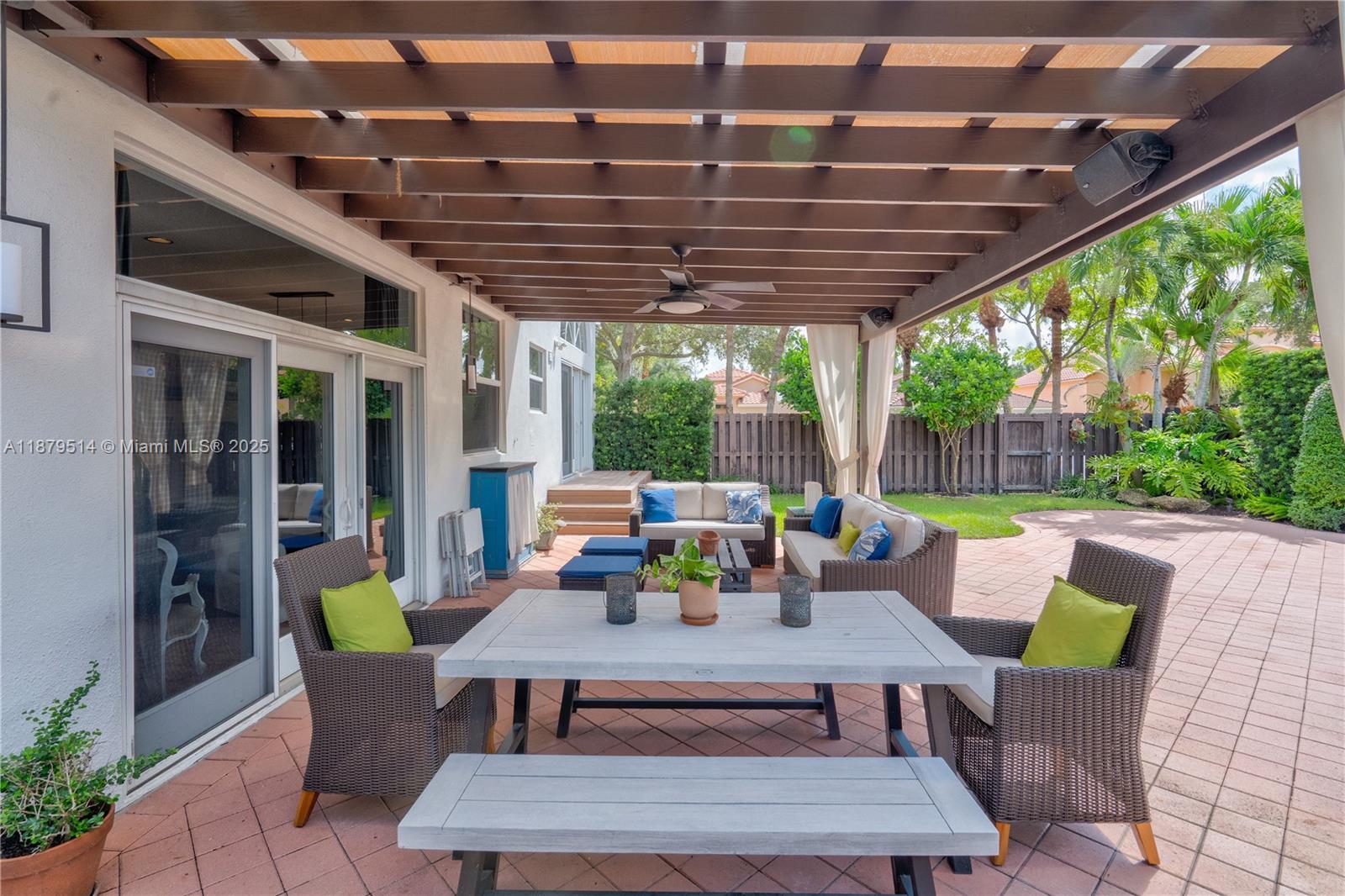 DORAL ISLES-ANTILLES - Residential