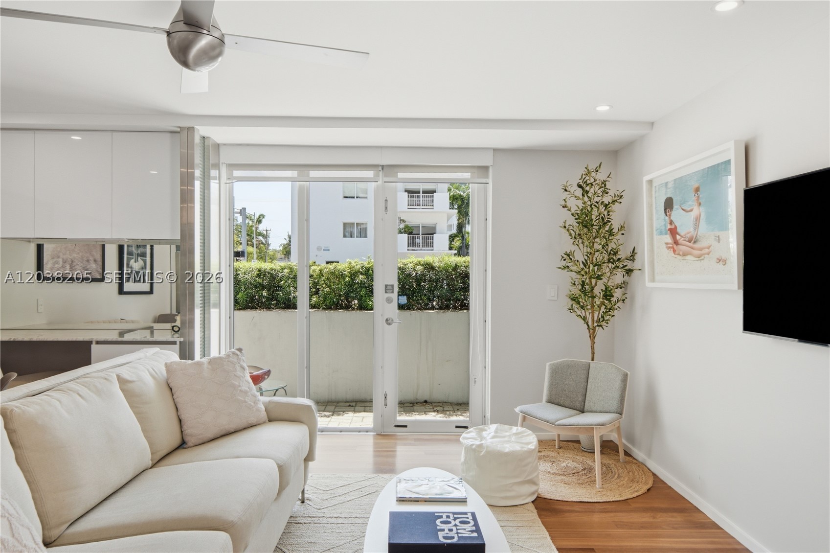 1601 West Ave 101