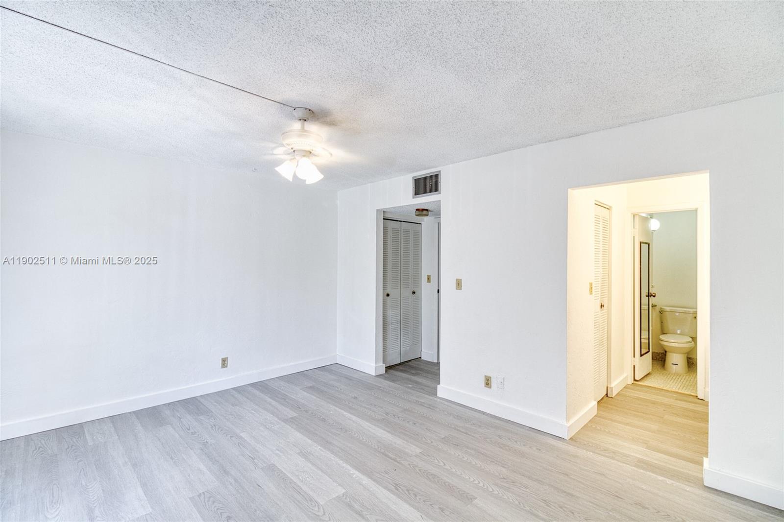 VILLAGE TOWNHOUSES NO TWO - Residential Lease