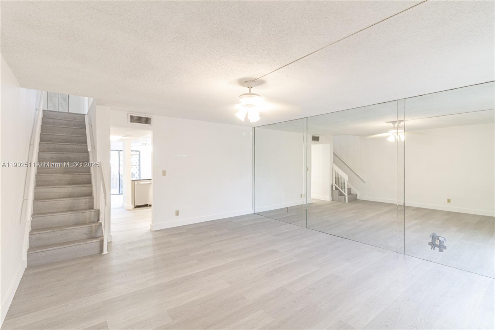 VILLAGE TOWNHOUSES NO TWO - Residential Lease