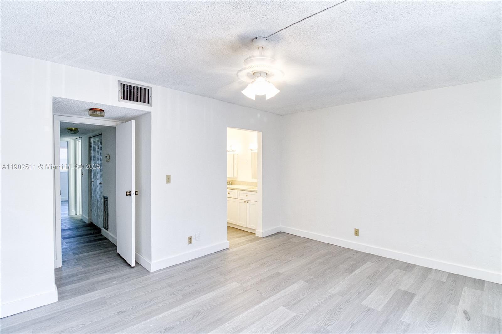 VILLAGE TOWNHOUSES NO TWO - Residential Lease