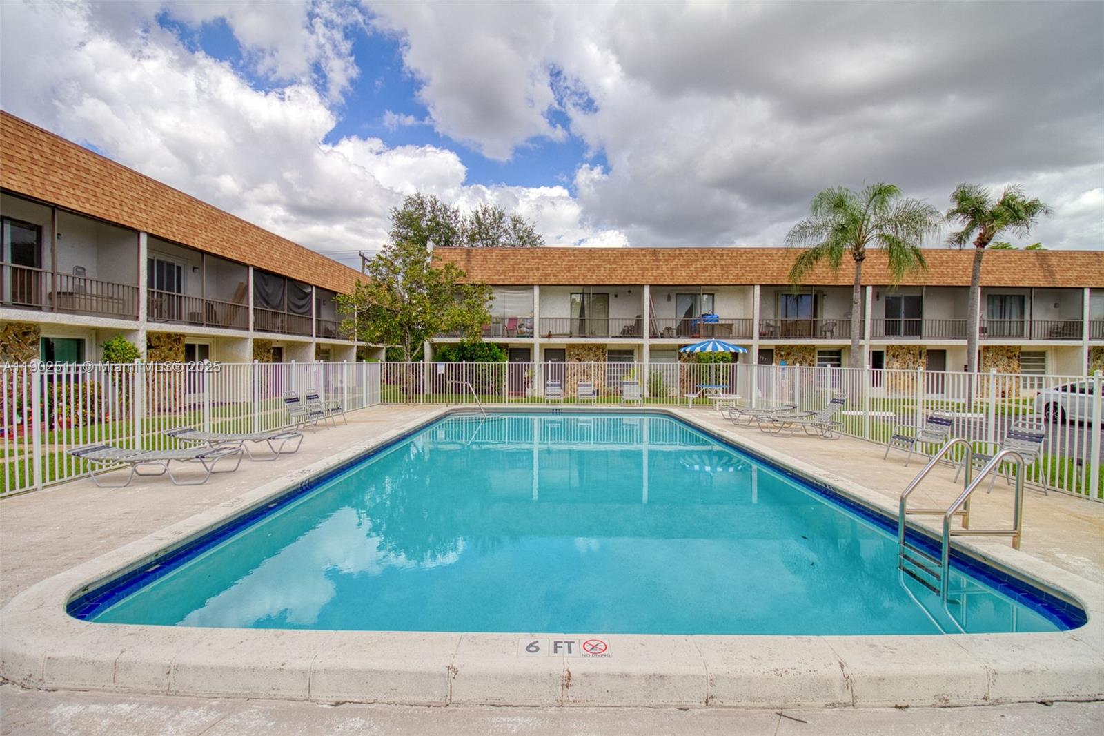 VILLAGE TOWNHOUSES NO TWO - Residential Lease