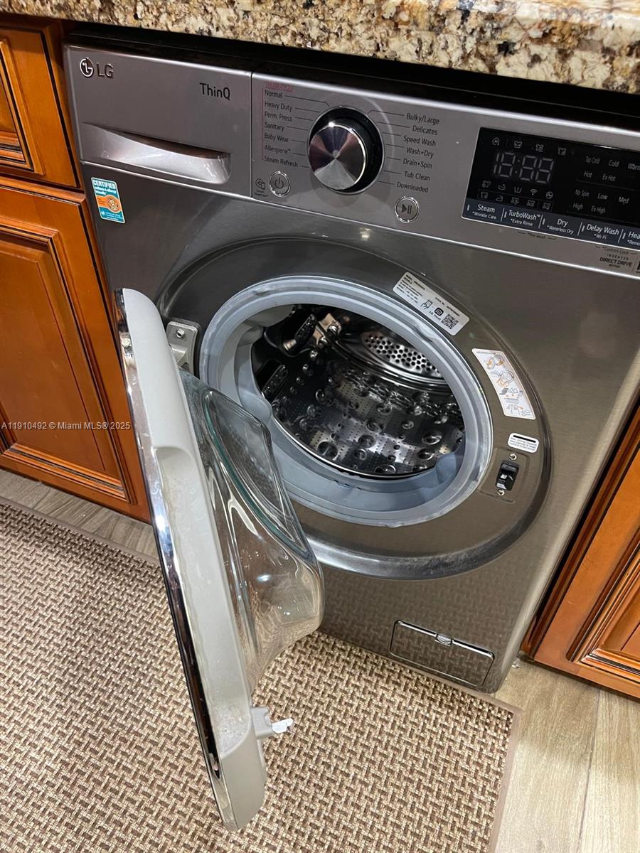 OAKBROOK IV V VI VII COND - Residential