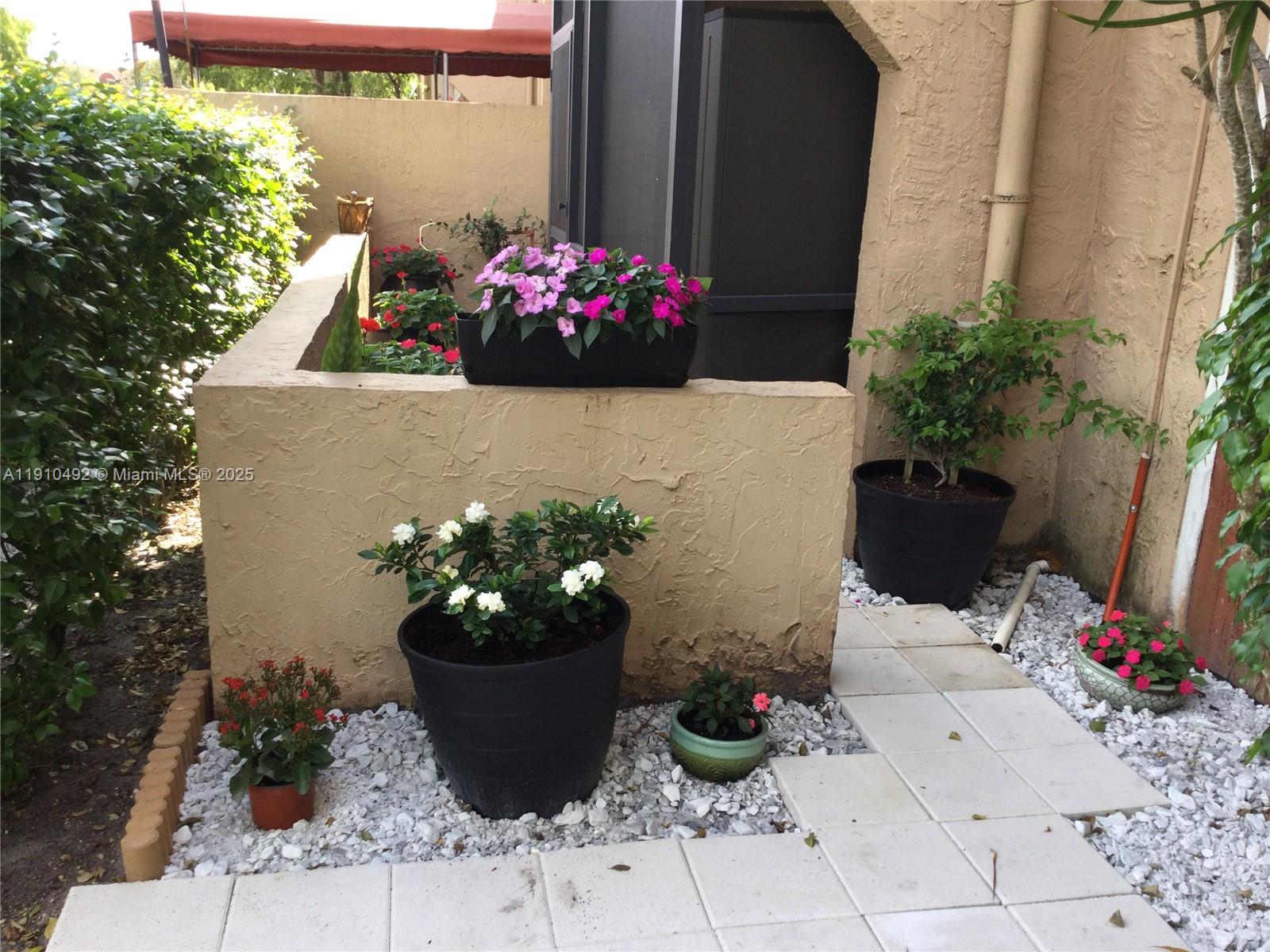 OAKBROOK IV V VI VII COND - Residential