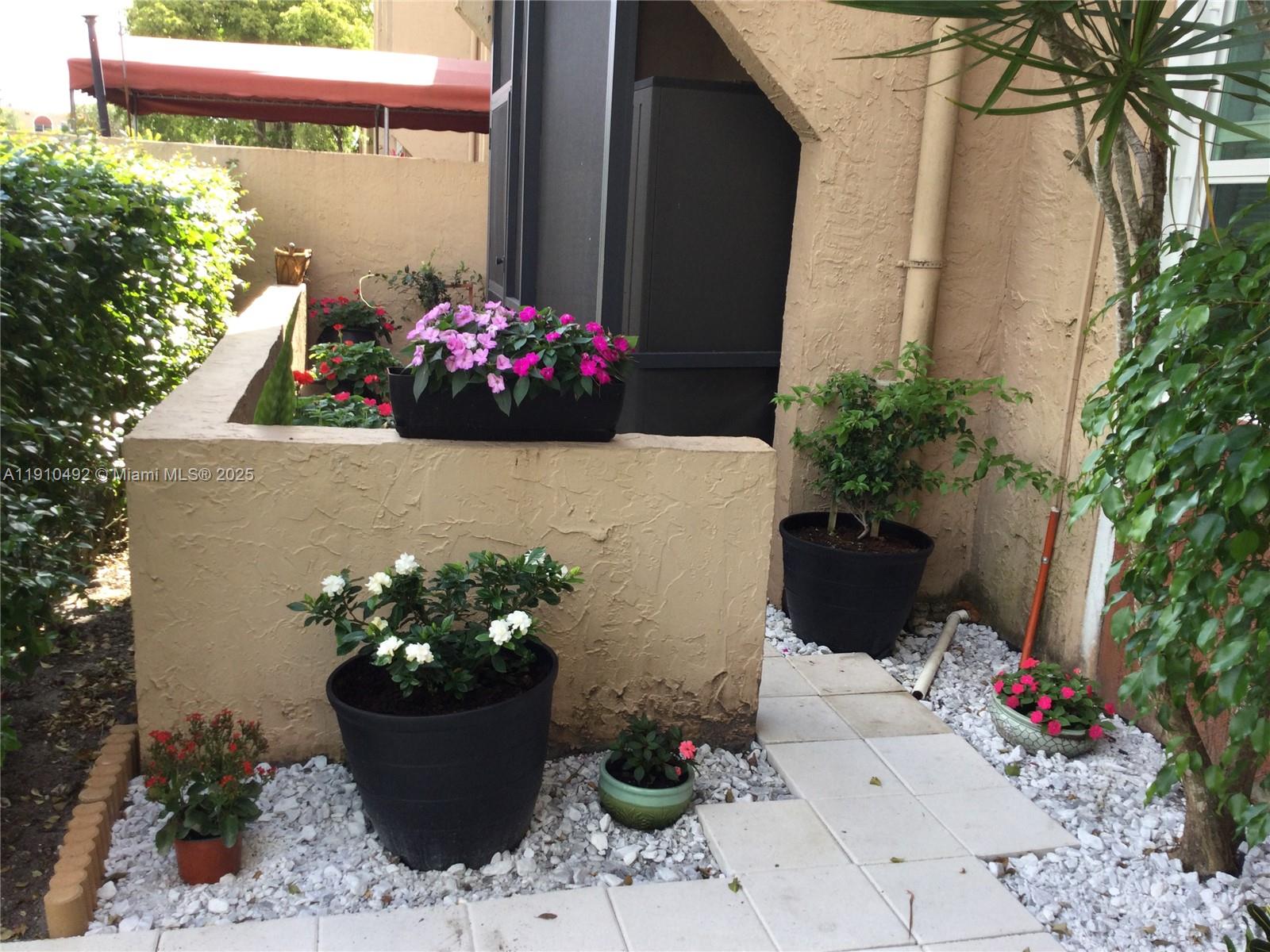 OAKBROOK IV V VI VII COND - Residential