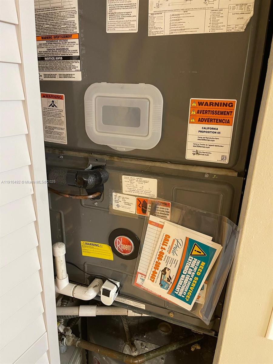 OAKBROOK IV V VI VII COND - Residential