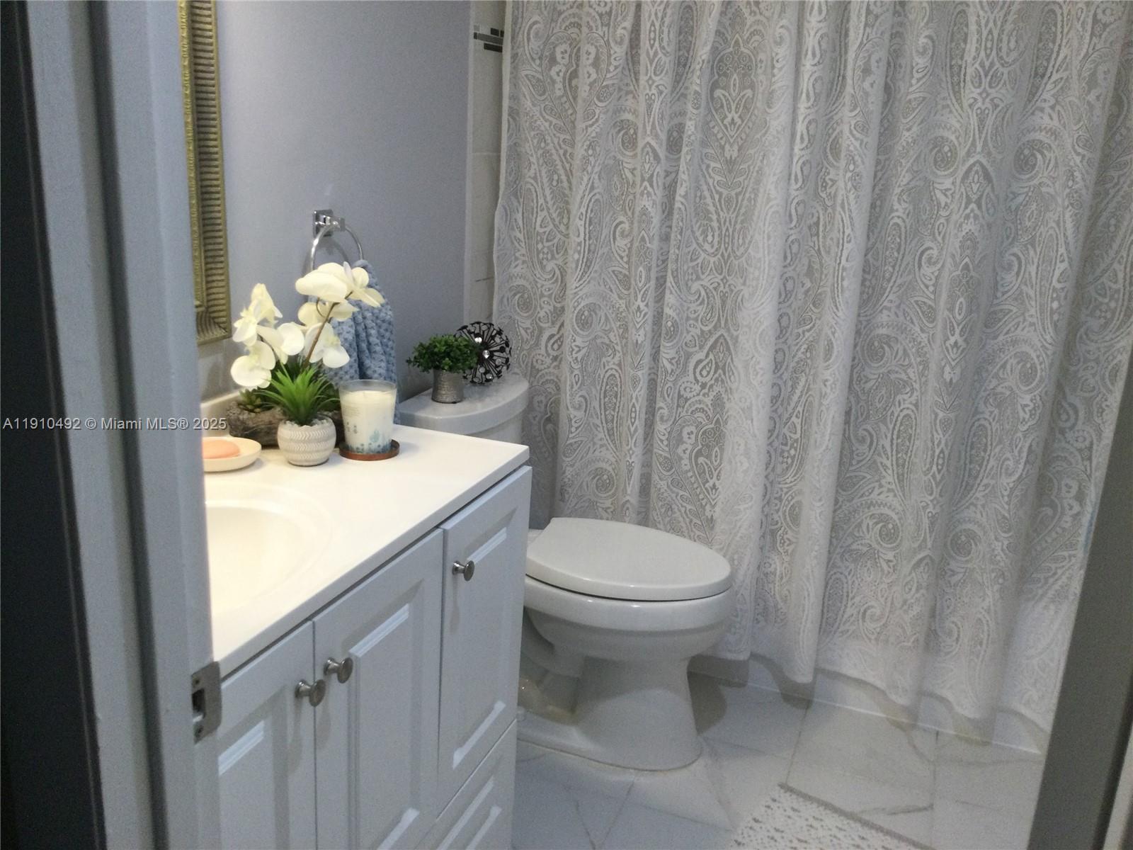 OAKBROOK IV V VI VII COND - Residential