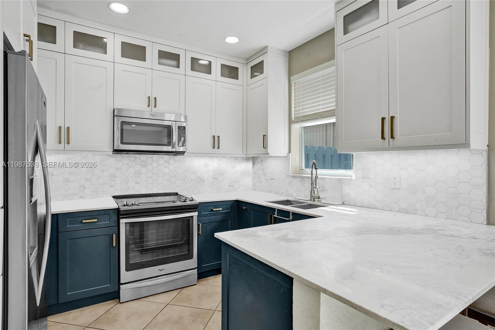 KENDALL BREEZE SOUTH - Residential Lease