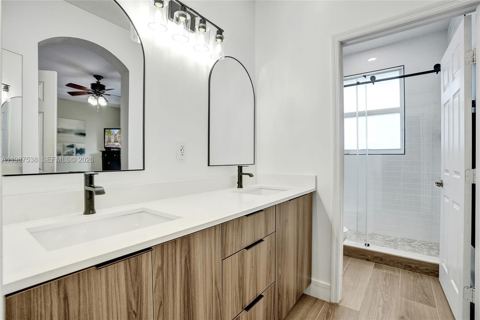 KENDALL BREEZE SOUTH - Residential Lease