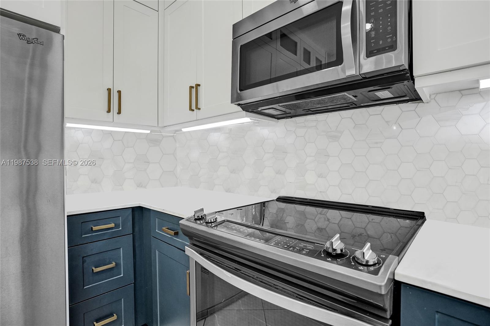 KENDALL BREEZE SOUTH - Residential Lease