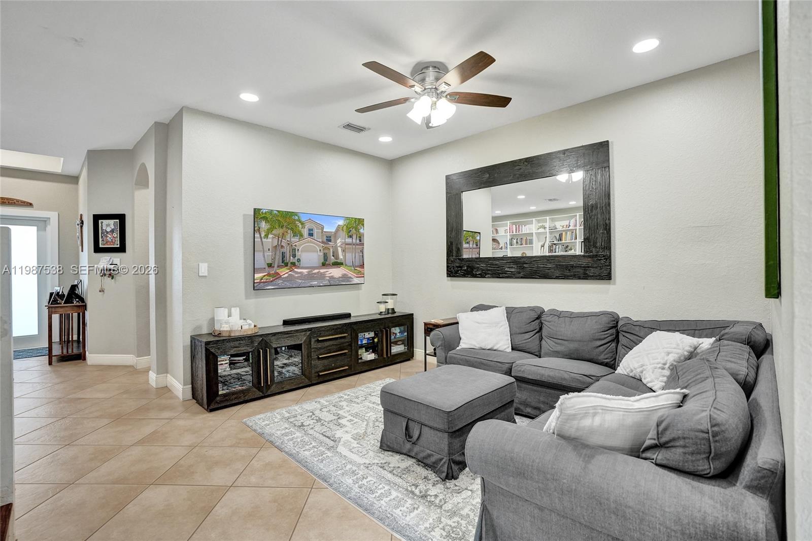 KENDALL BREEZE SOUTH - Residential Lease