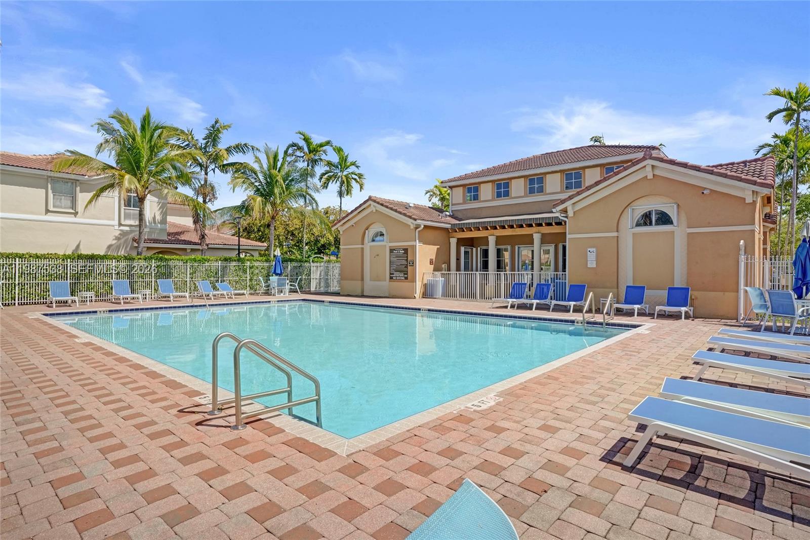 KENDALL BREEZE SOUTH - Residential Lease