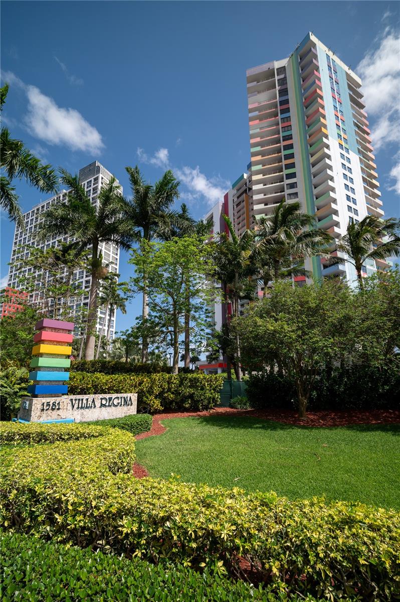 1581 Brickell Ave PH-105