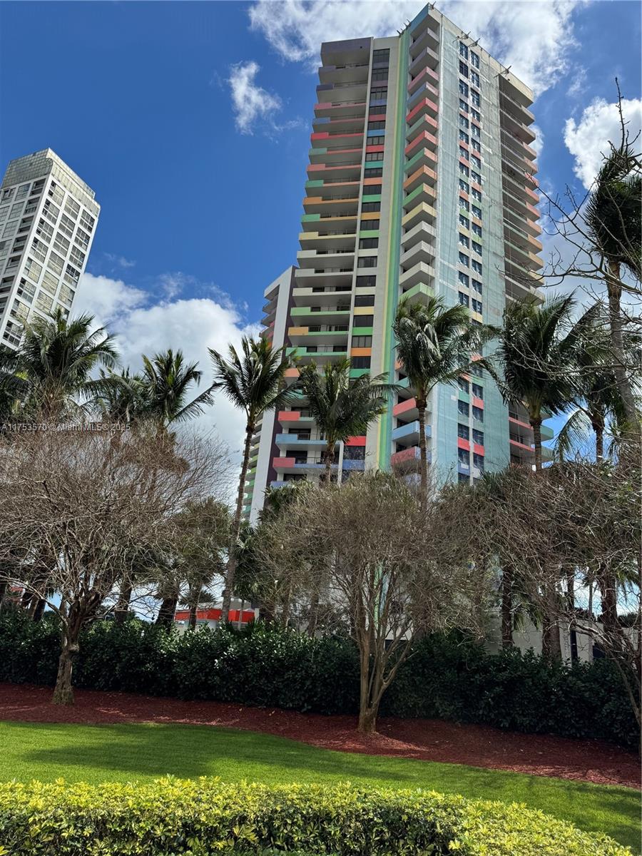 1581 Brickell Ave PH-105