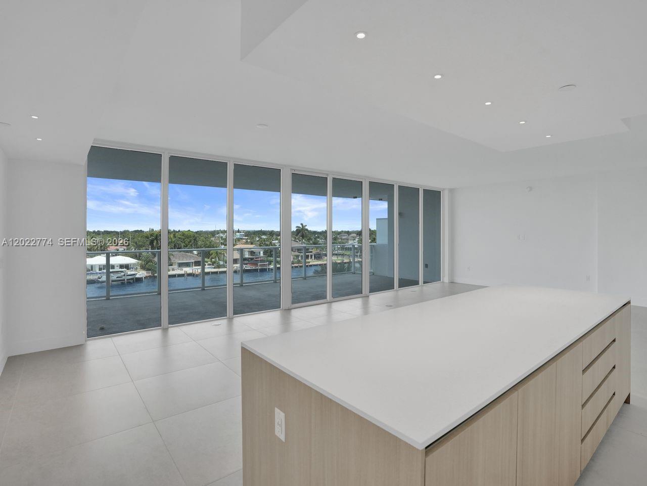 Entourage in the Sun - Residential