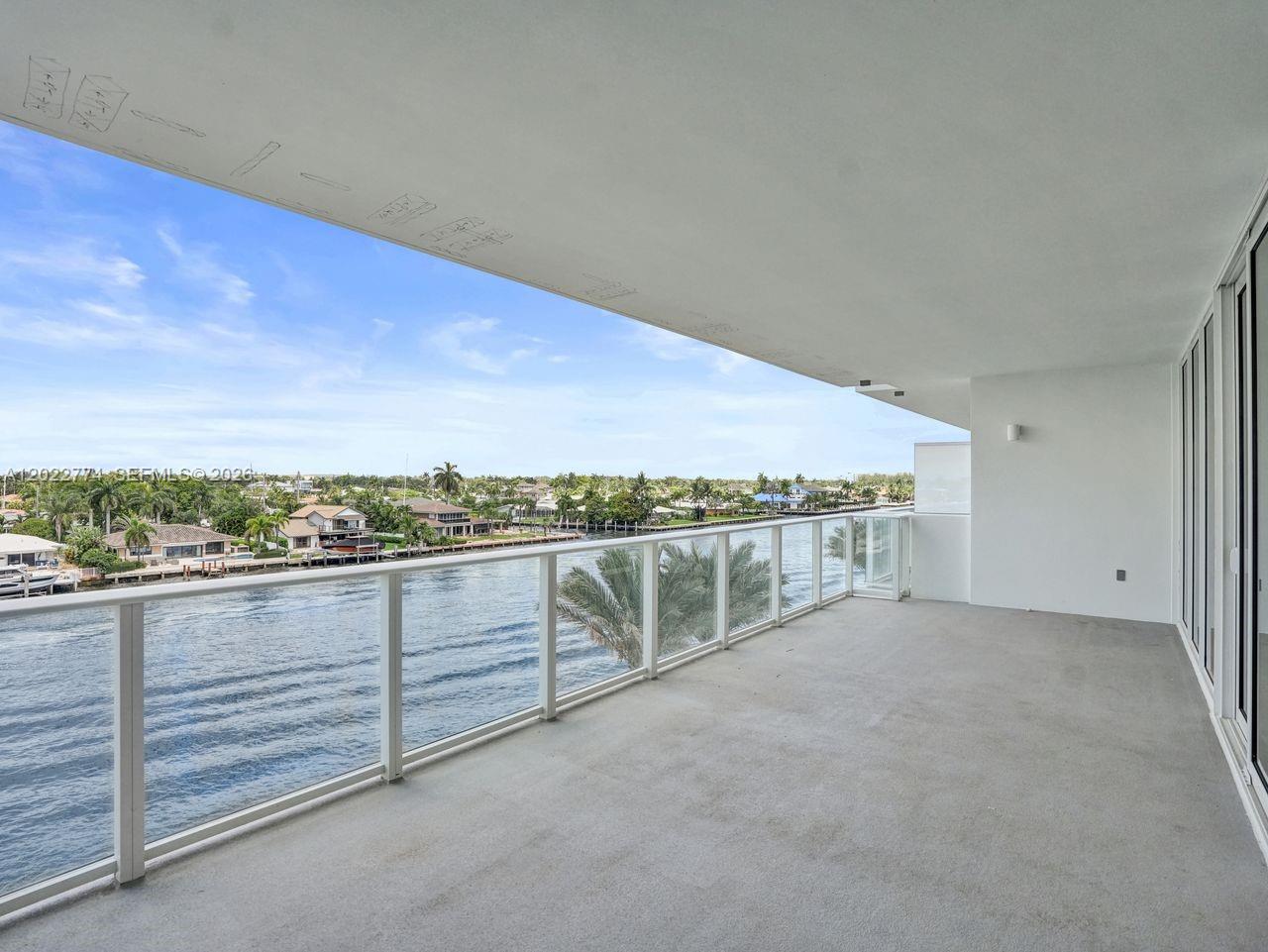 Entourage in the Sun - Residential