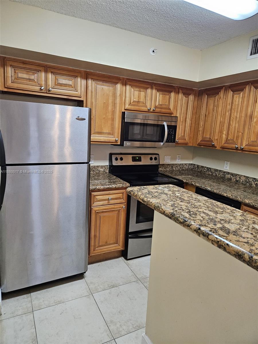 ST ANDREWS CONDO - Residential Lease
