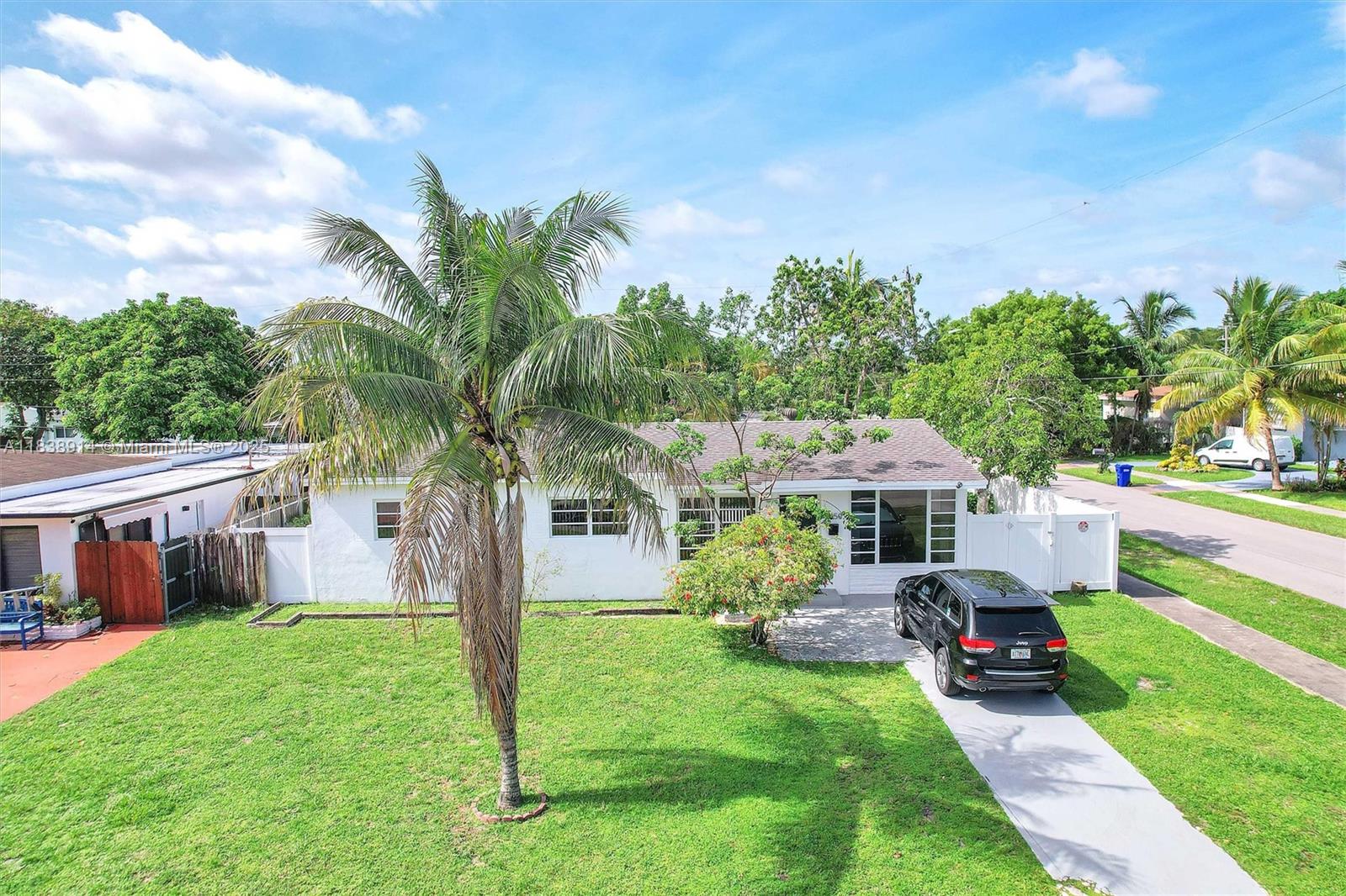 1050 NE 156th St 1050
