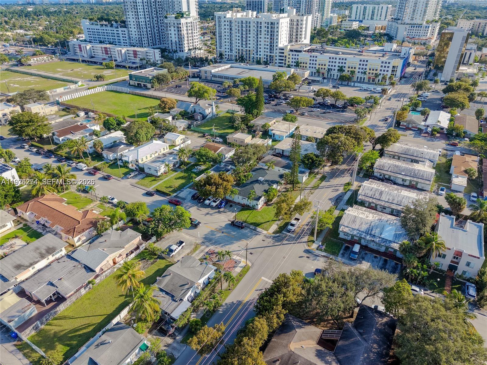 HOLLYWOOD - Residential Lease