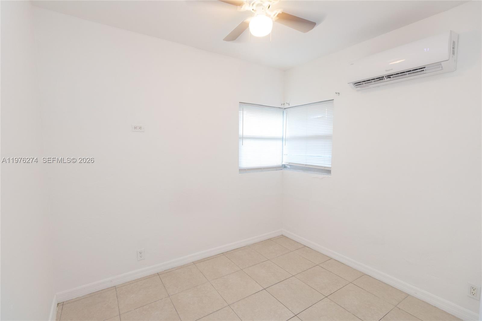 HOLLYWOOD - Residential Lease