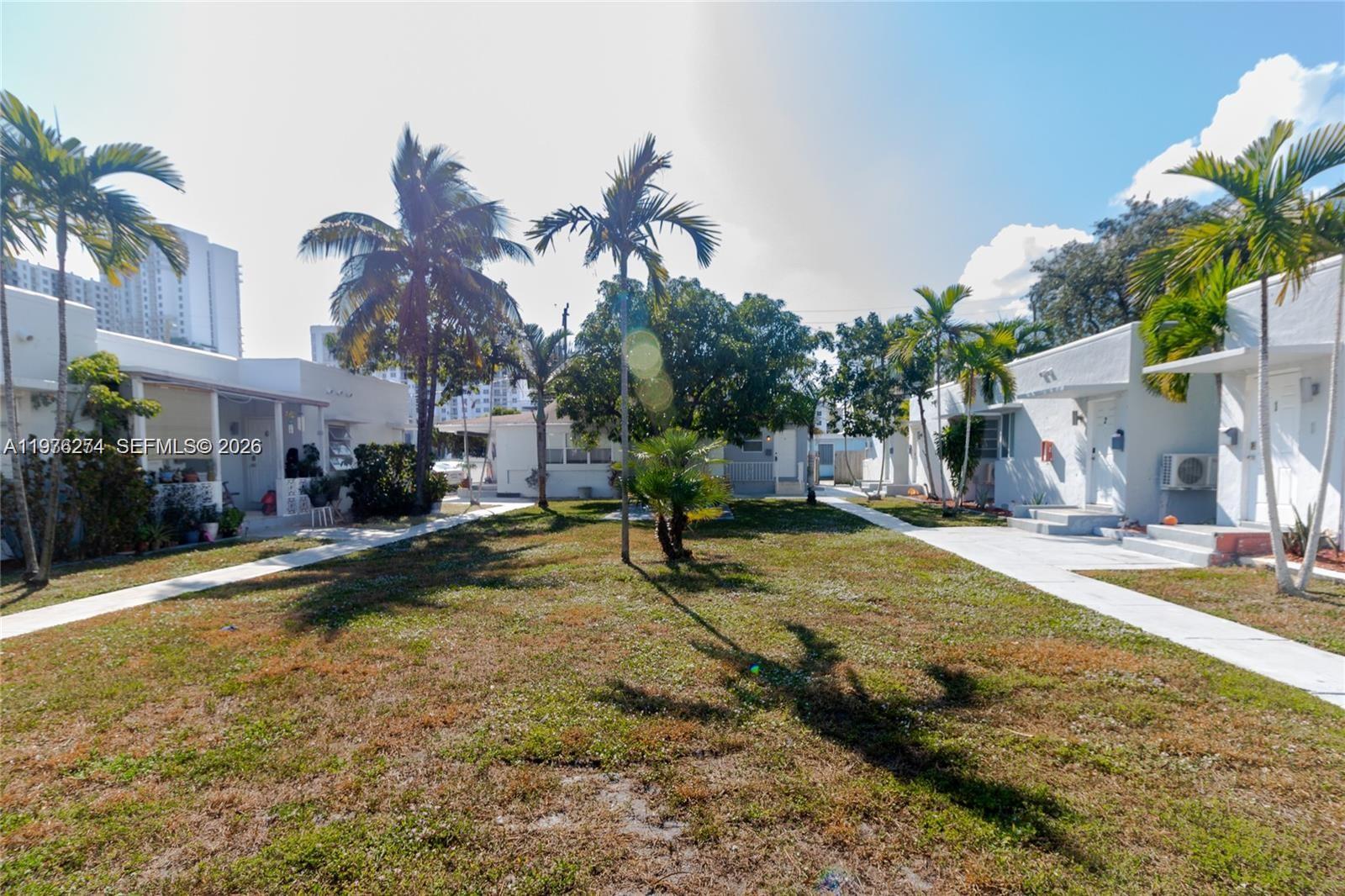 HOLLYWOOD - Residential Lease