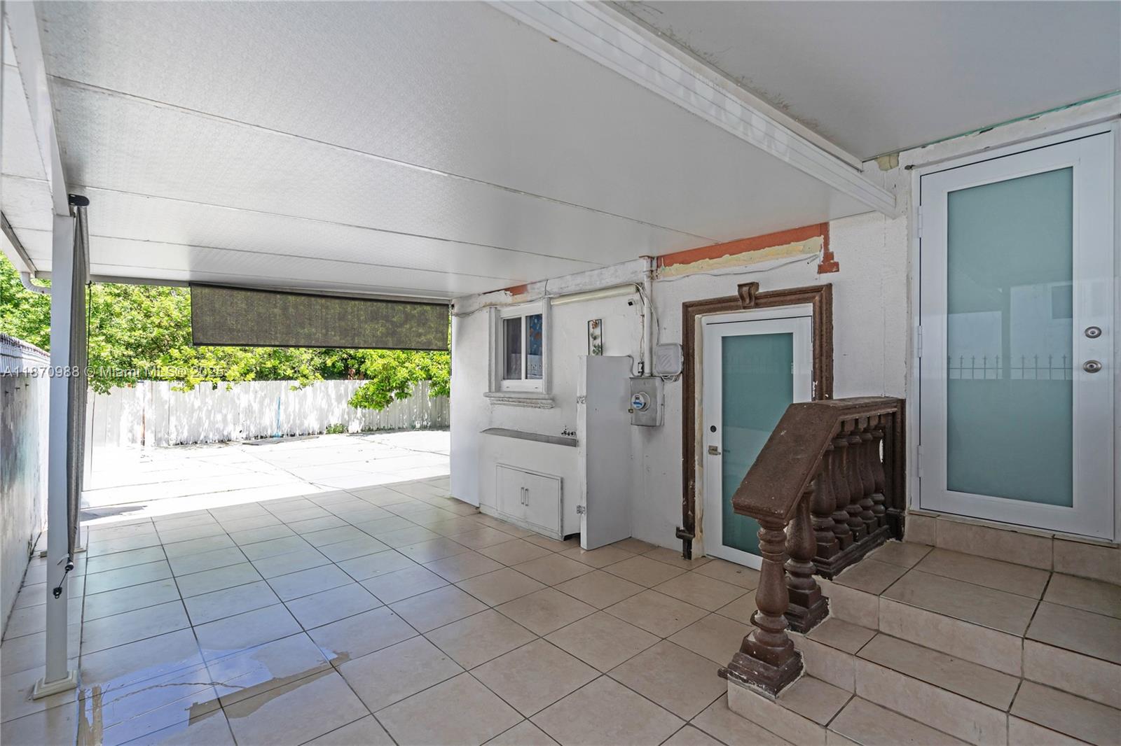 PALM ESTATES - Residential