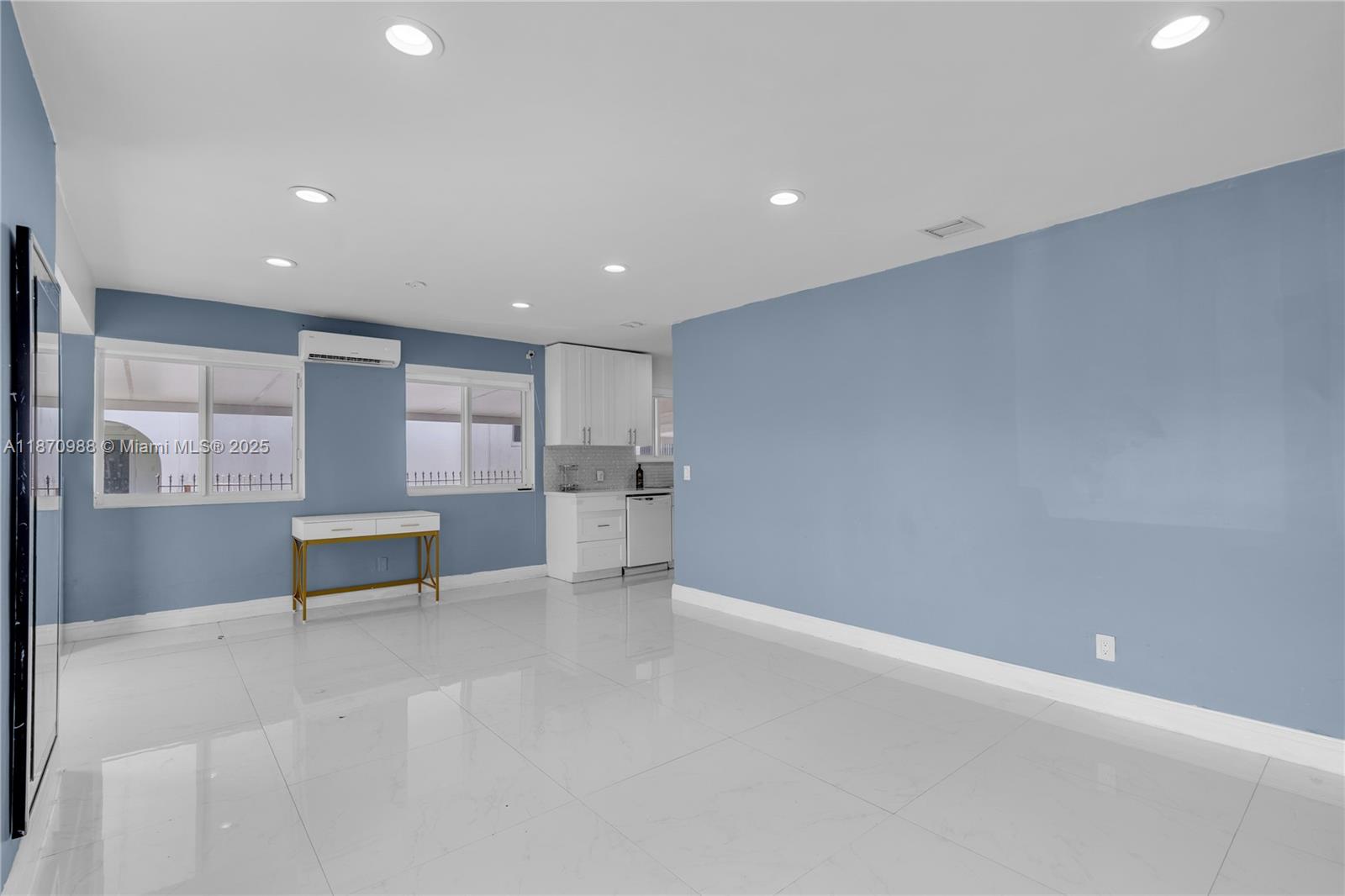 PALM ESTATES - Residential