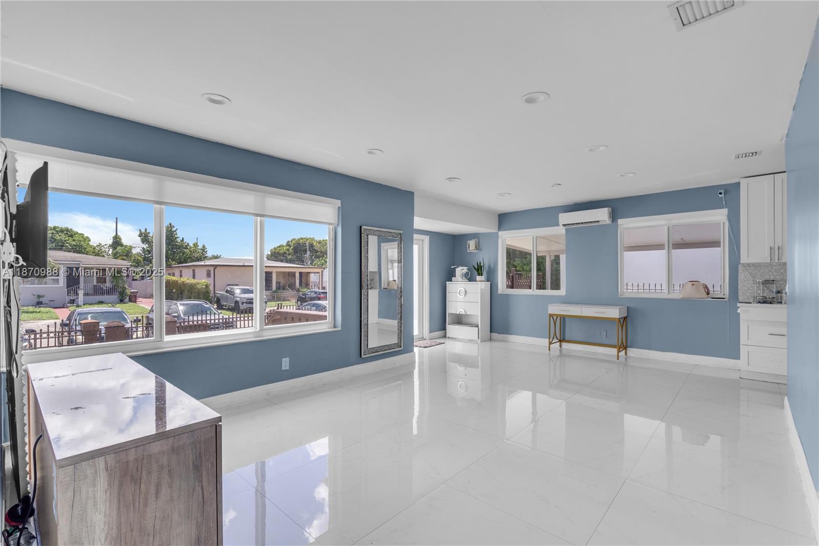 PALM ESTATES - Residential