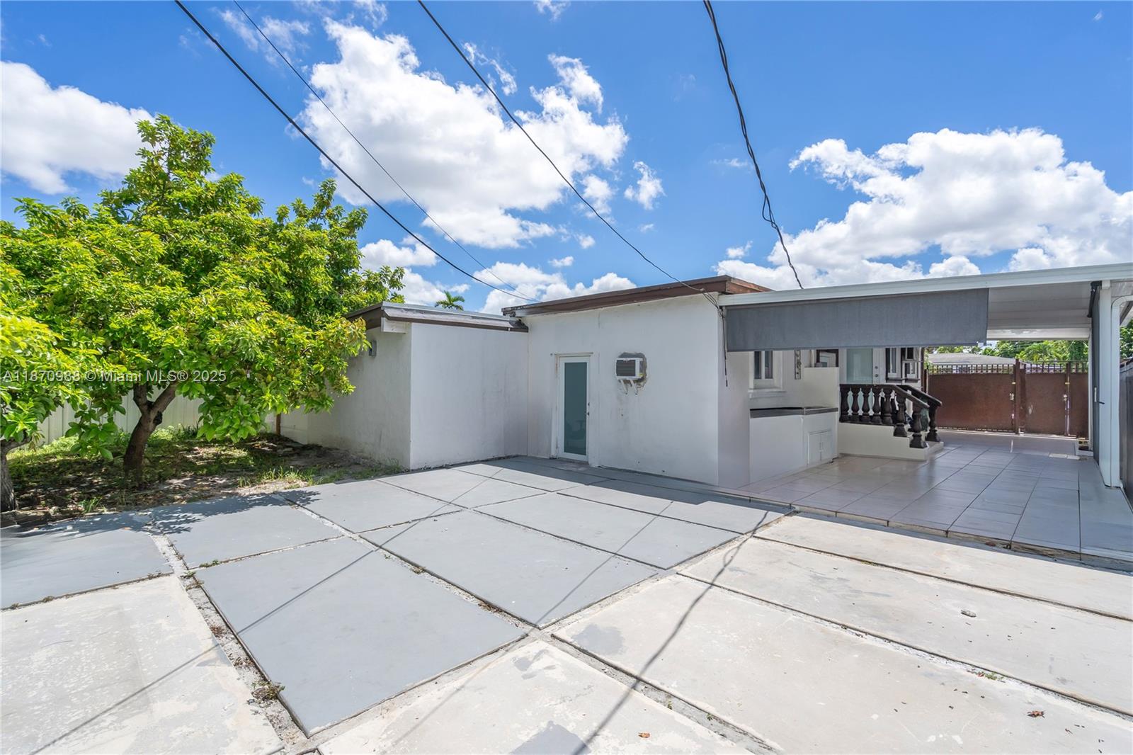 PALM ESTATES - Residential