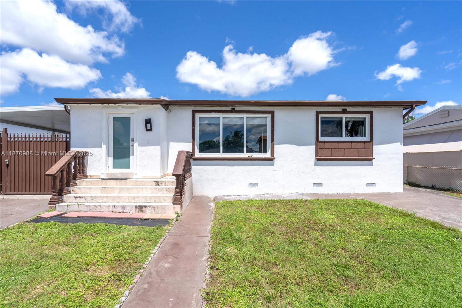 PALM ESTATES - Residential