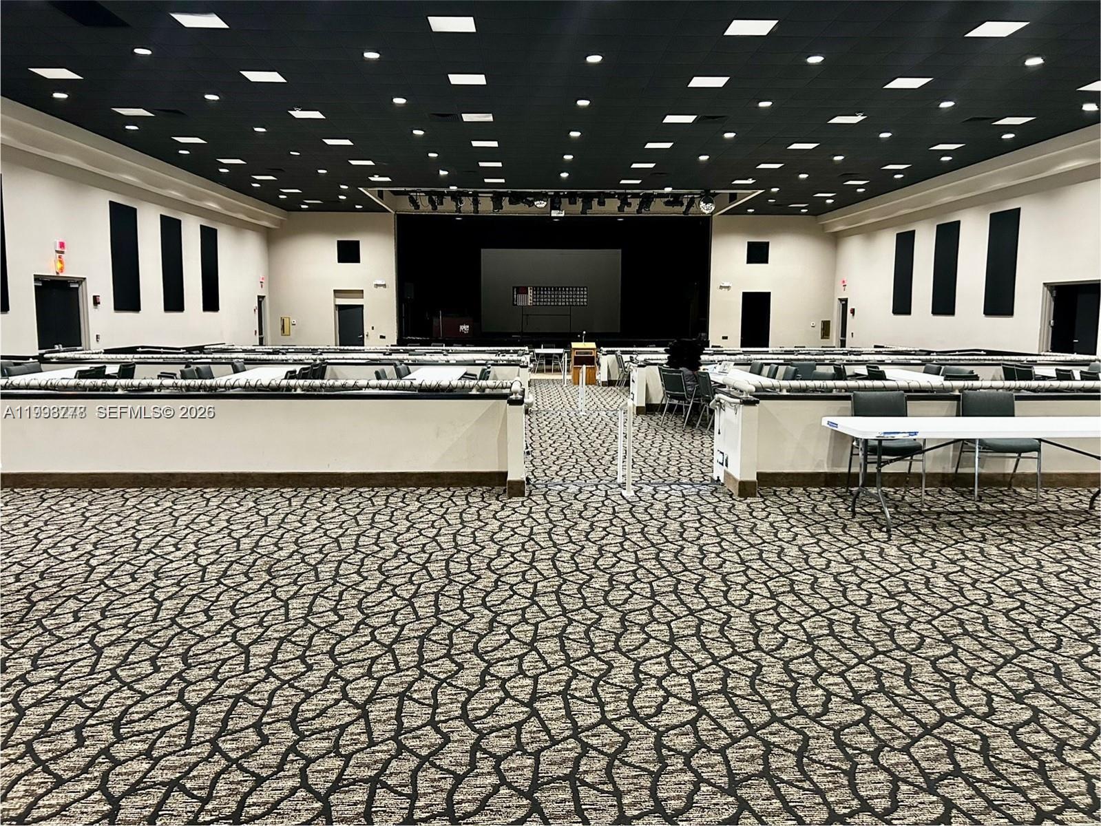 HOLLYBROOK GOLF AND - Residential