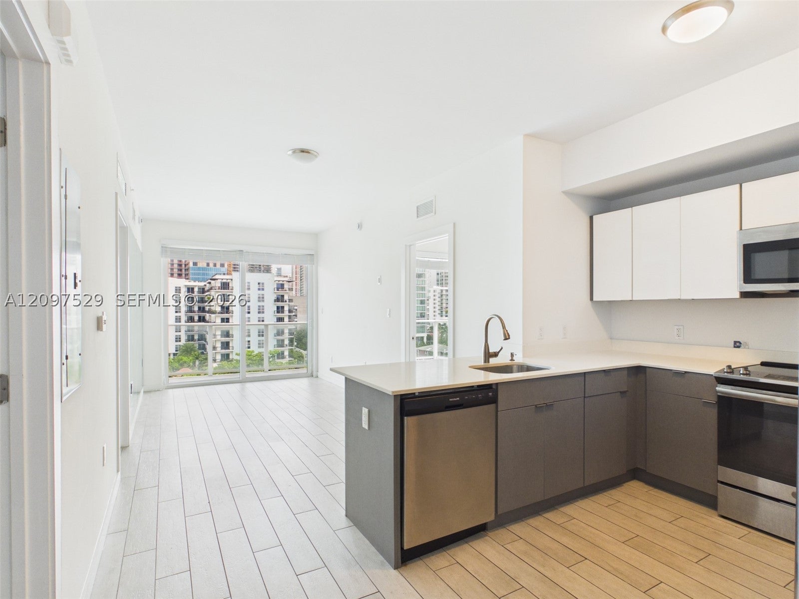 321 NE 26th St 717