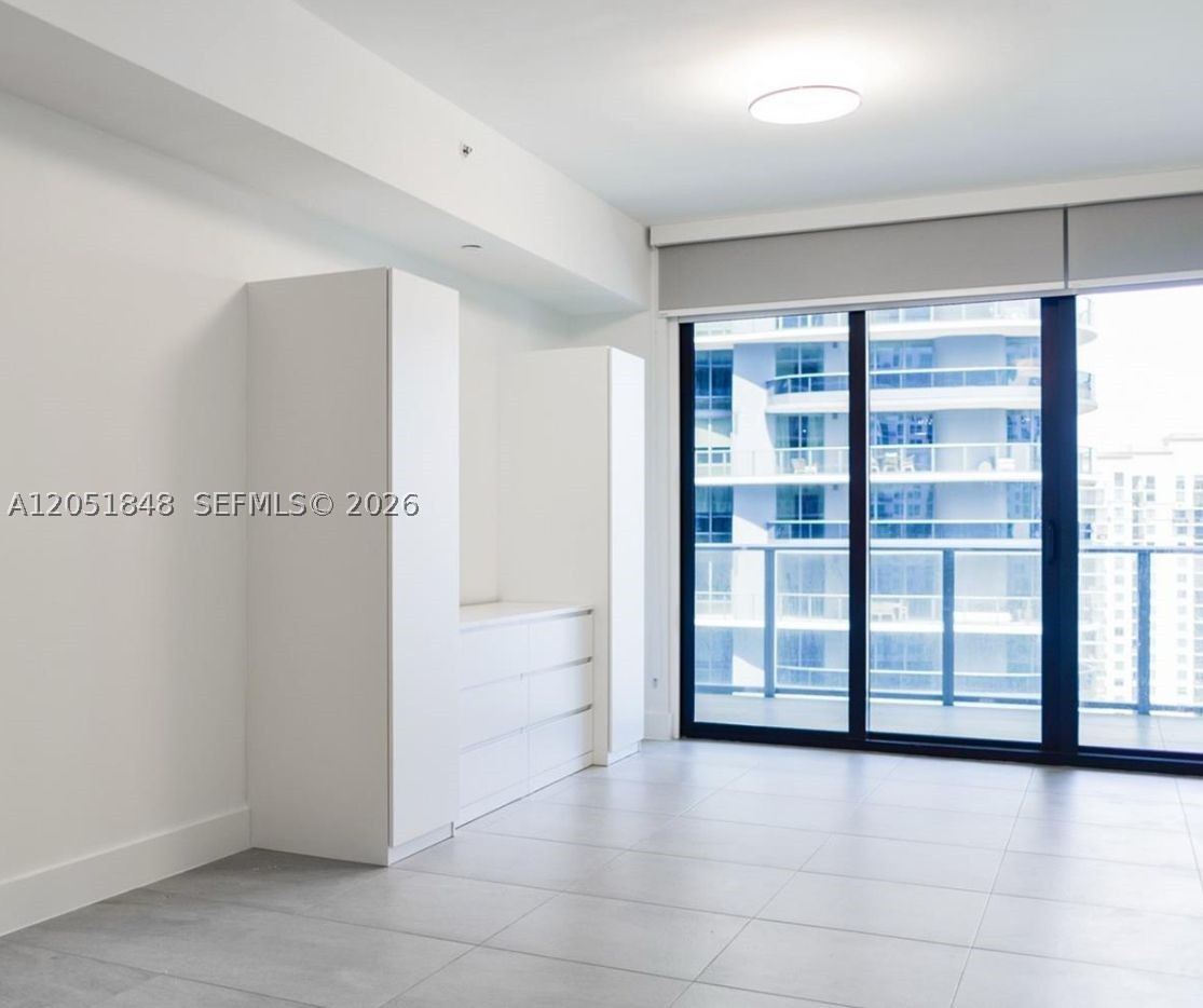 1010 Brickell Ave 3210
